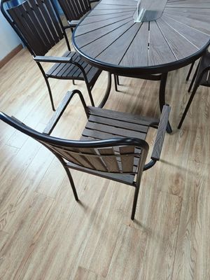 Переопределение жизни на открытом воздухе: садовые стулья и столы премиум -класса WPC